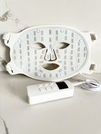 OuraFlow LED Light Therapy Mask Pro