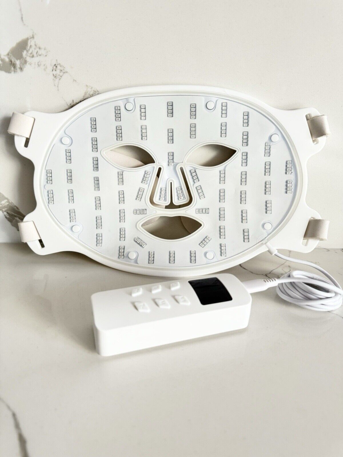 OuraFlow LED Light Therapy Mask Pro